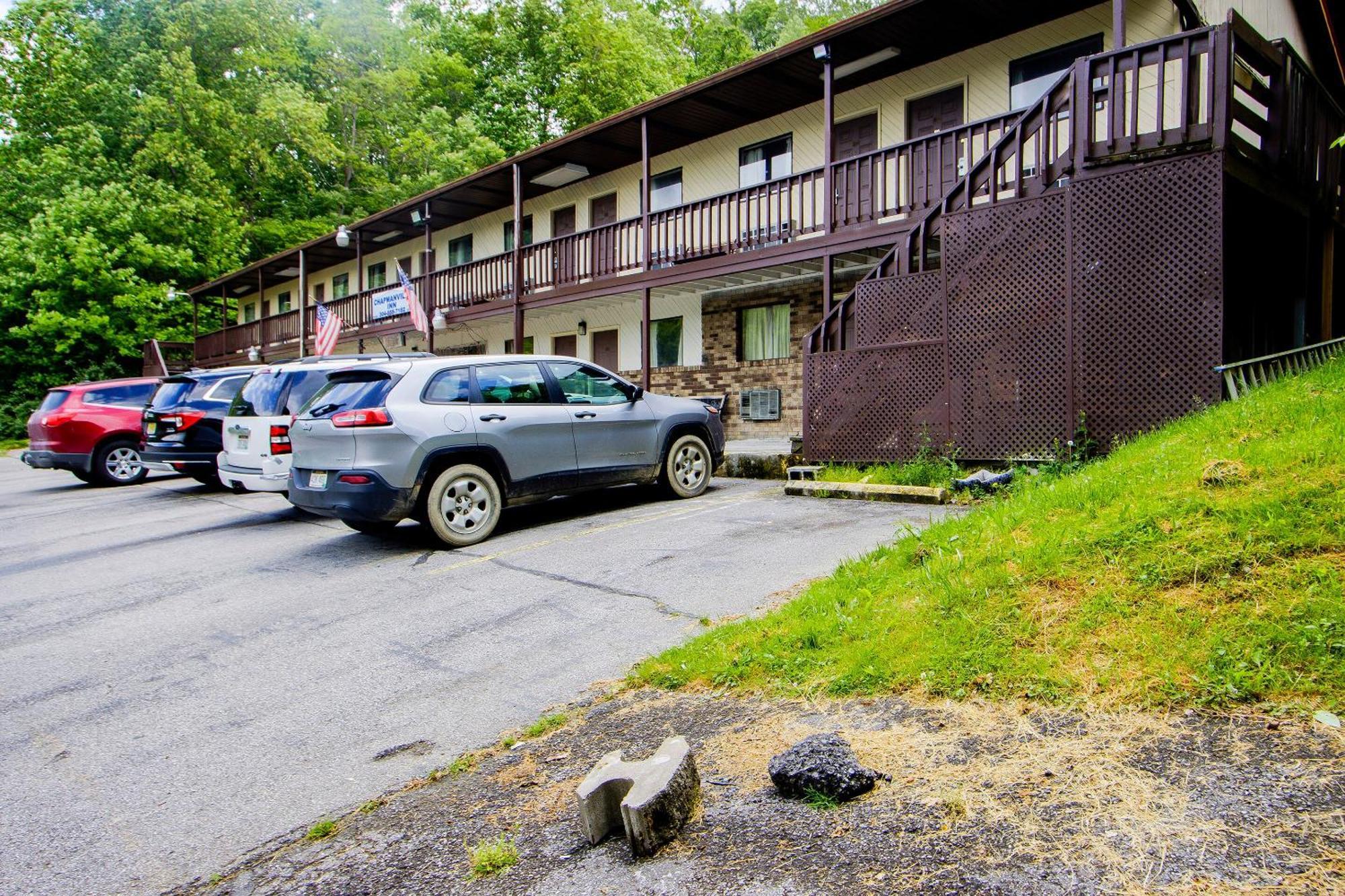 Oyo Hotel Chapmanville Inn, Wv - Hwy 119 Zewnętrze zdjęcie